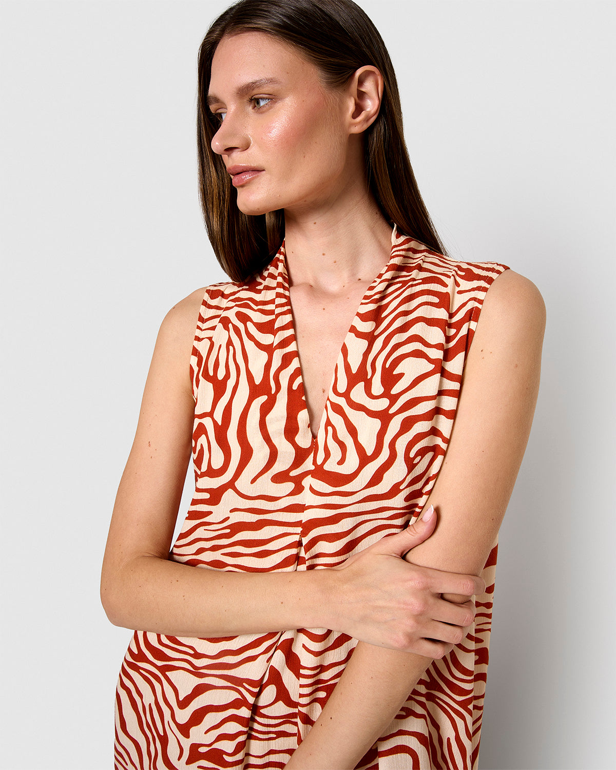 Vestido midi bambula detalles plisados iratia teja