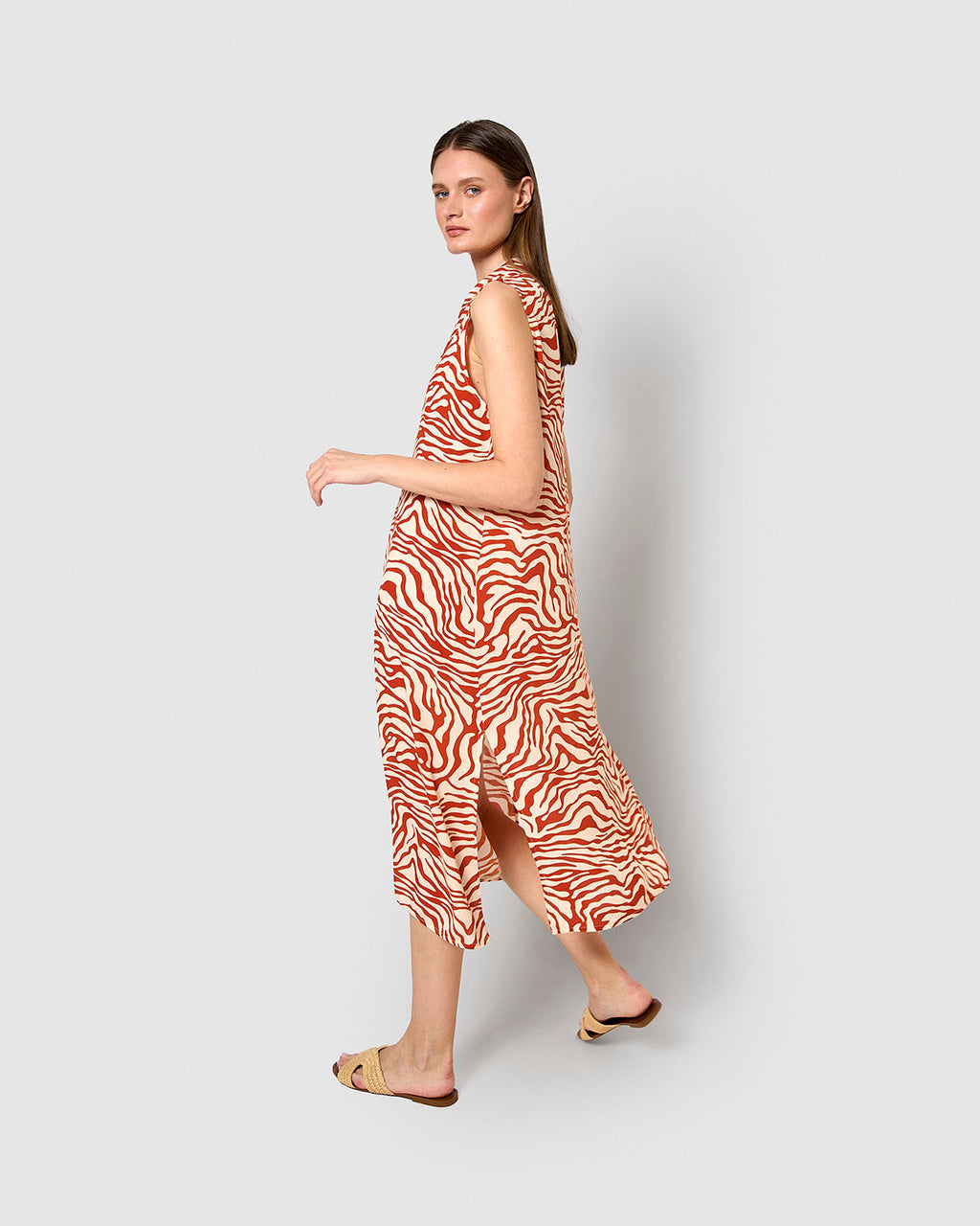 Vestido midi bambula detalles plisados iratia teja