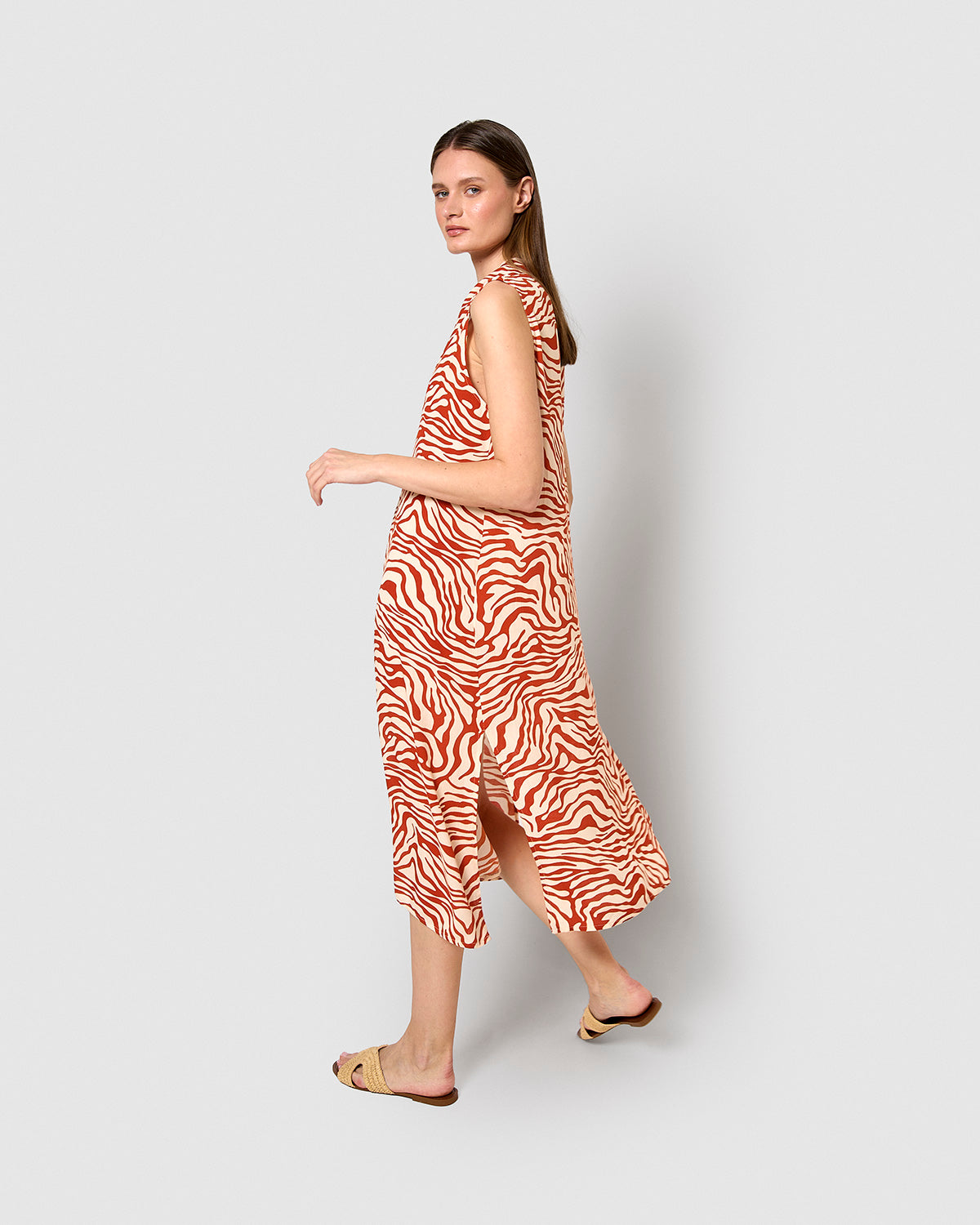 Vestido midi bambula detalles plisados iratia teja