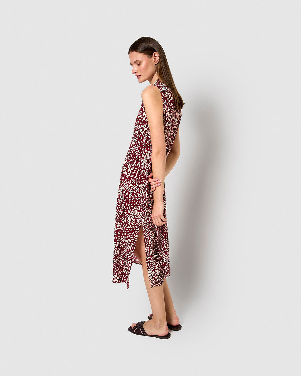 Vestido midi bambula detalles plisados miquela burdeos