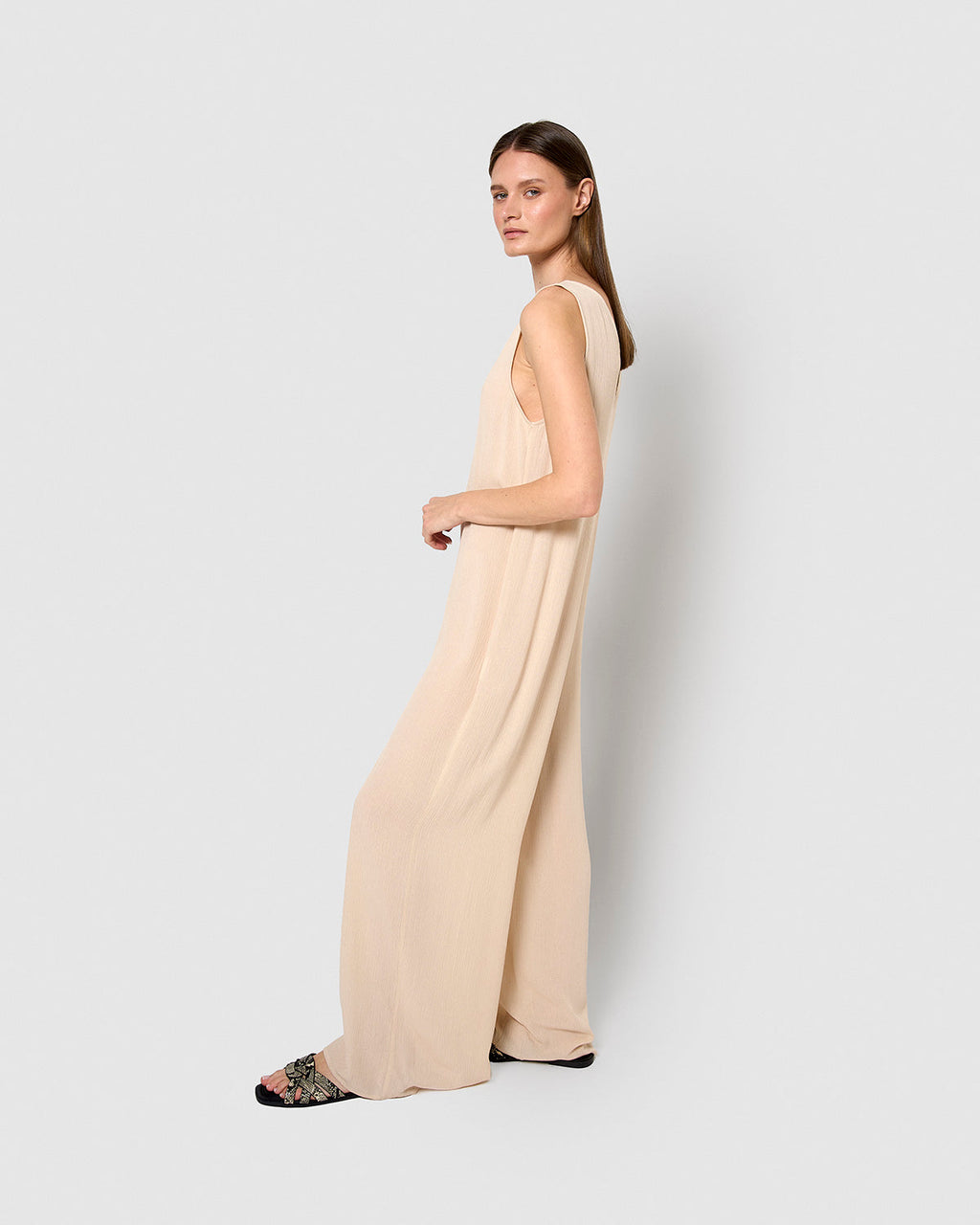 Mono largo bambula detalles plisados beige