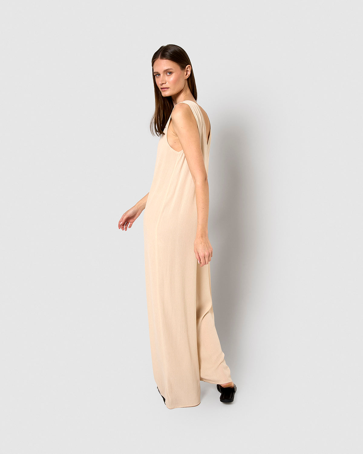 Mono largo bambula detalles plisados beige
