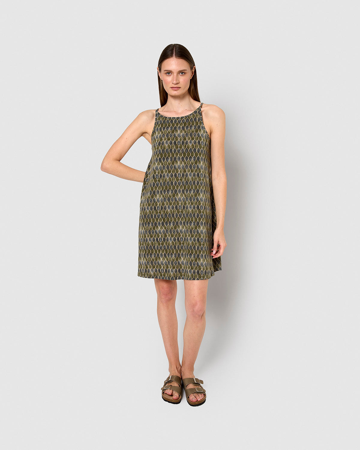 Vestido corto tirantes crepe carlota verde