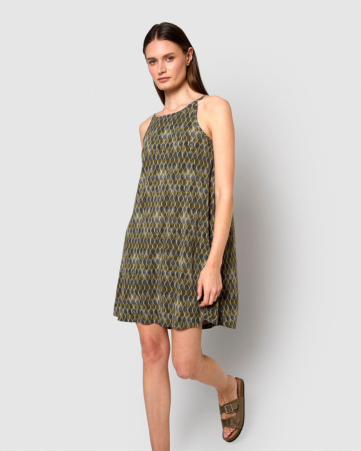 Vestido corto tirantes crepe carlota verde