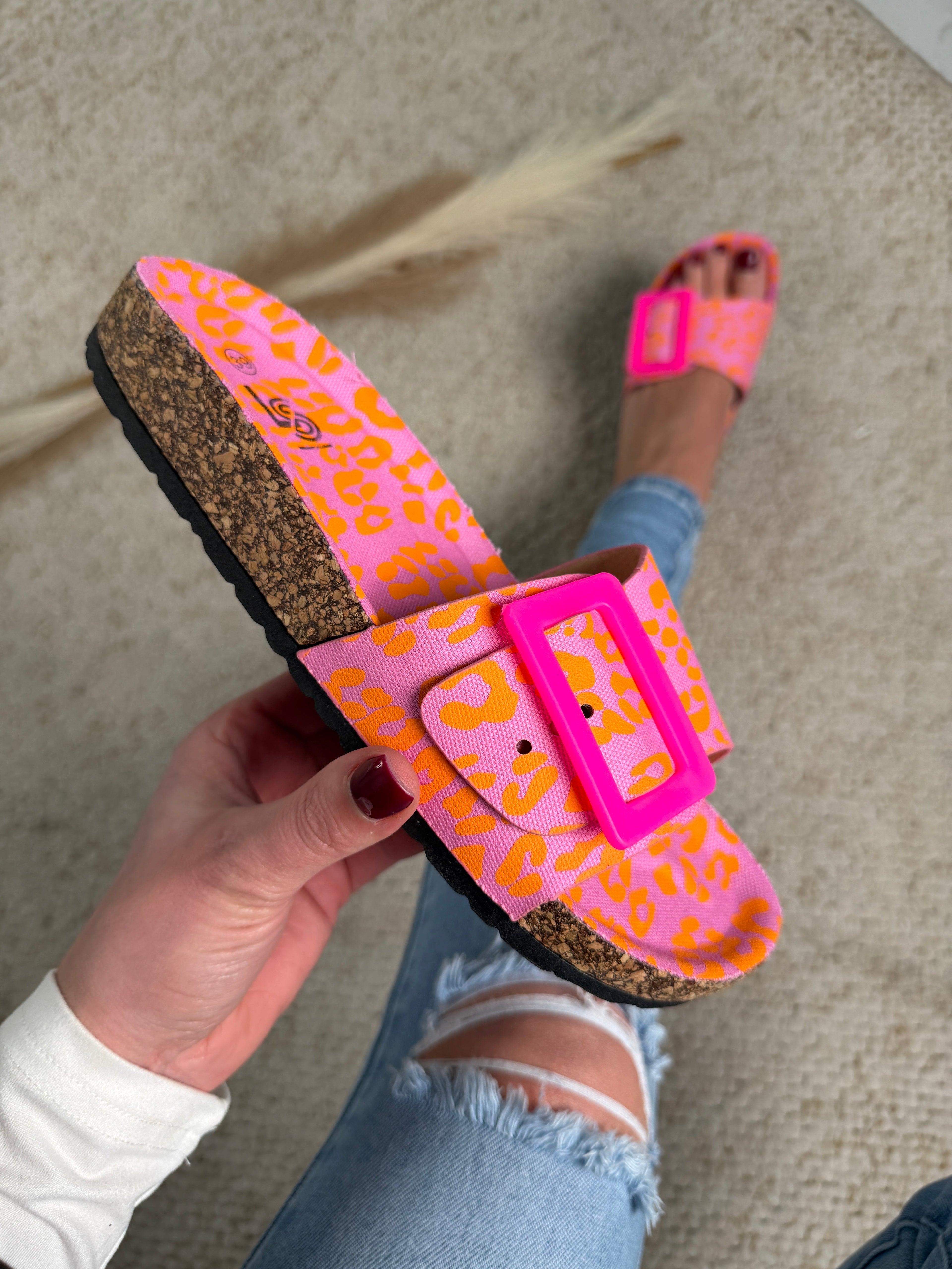 Sandalias Clasp Print