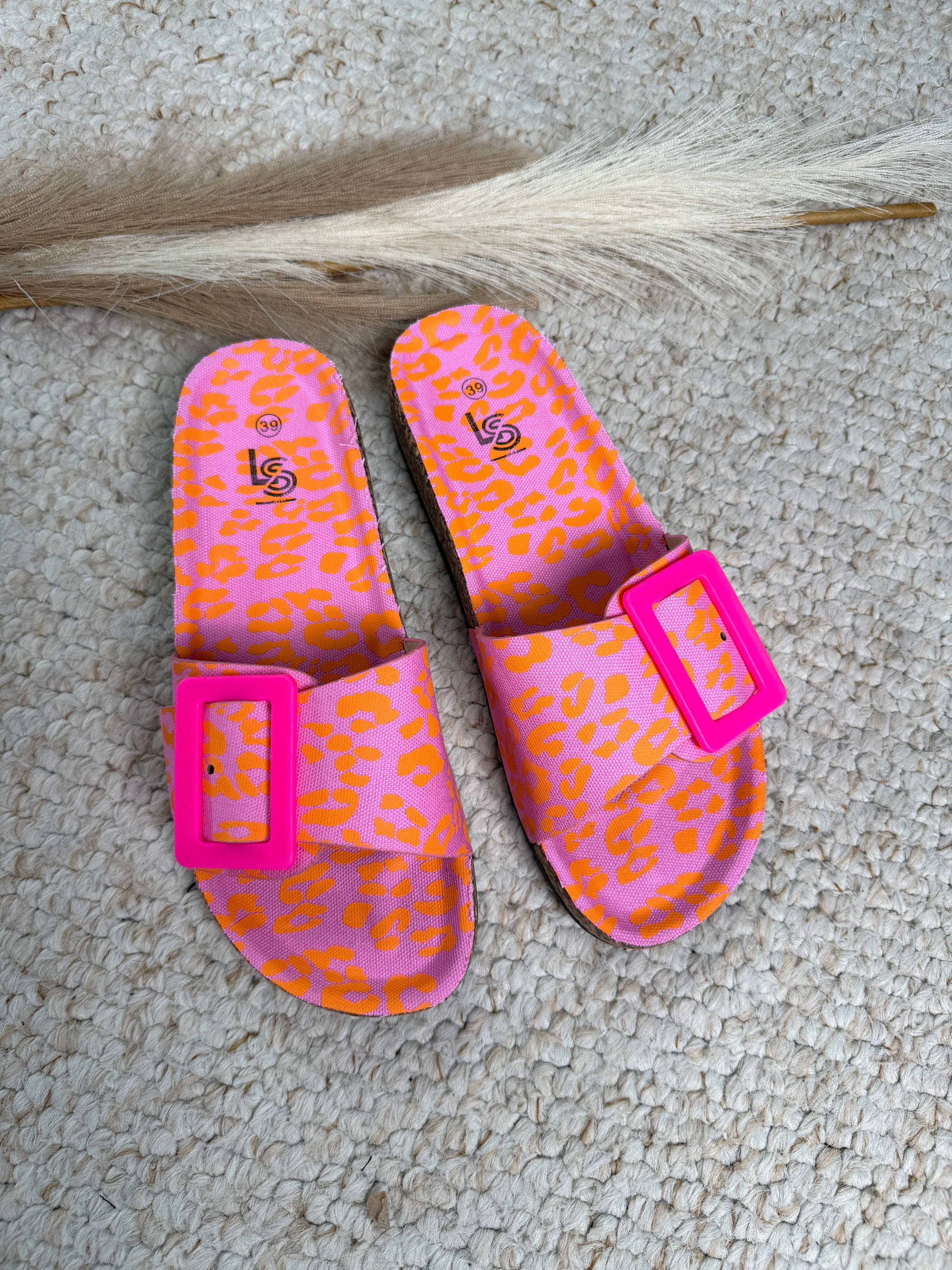 Sandalias Clasp Print