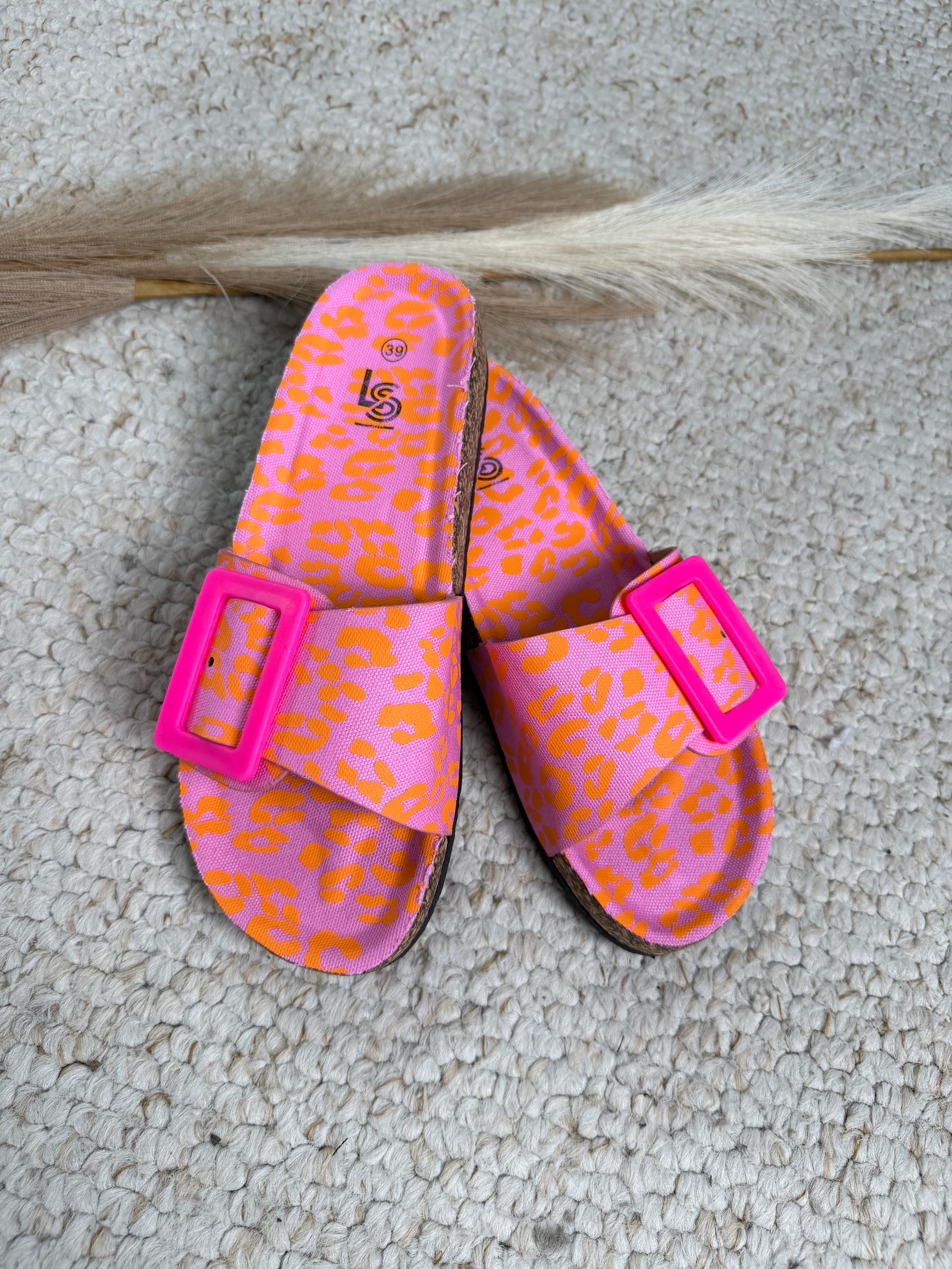 Sandalias Clasp Print