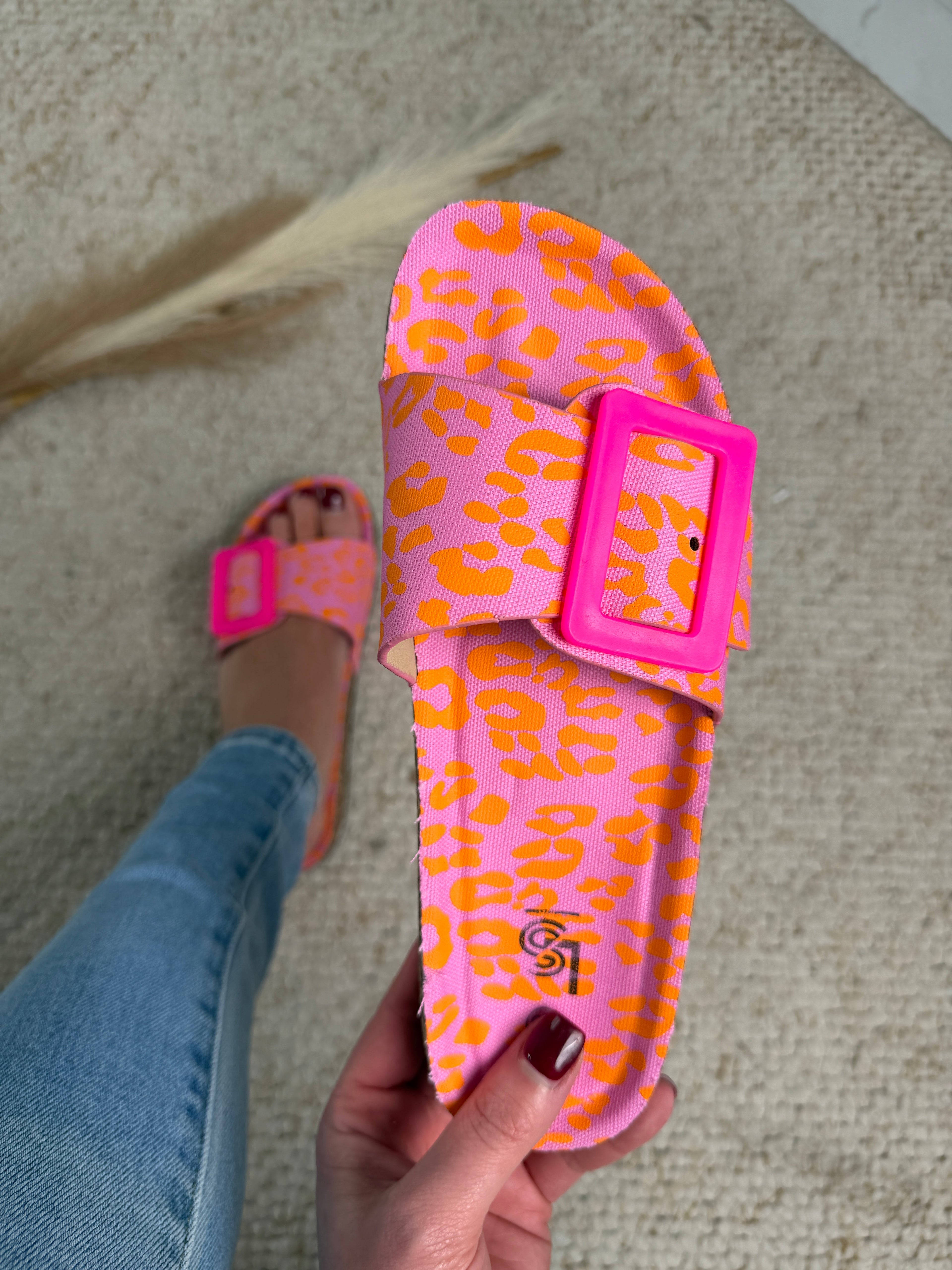 Sandalias Clasp Print
